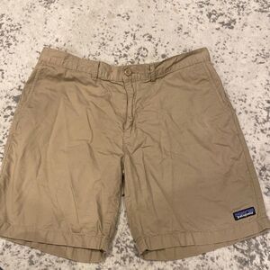 Patagonia organic Cotton Khaki shorts in EUC size 34